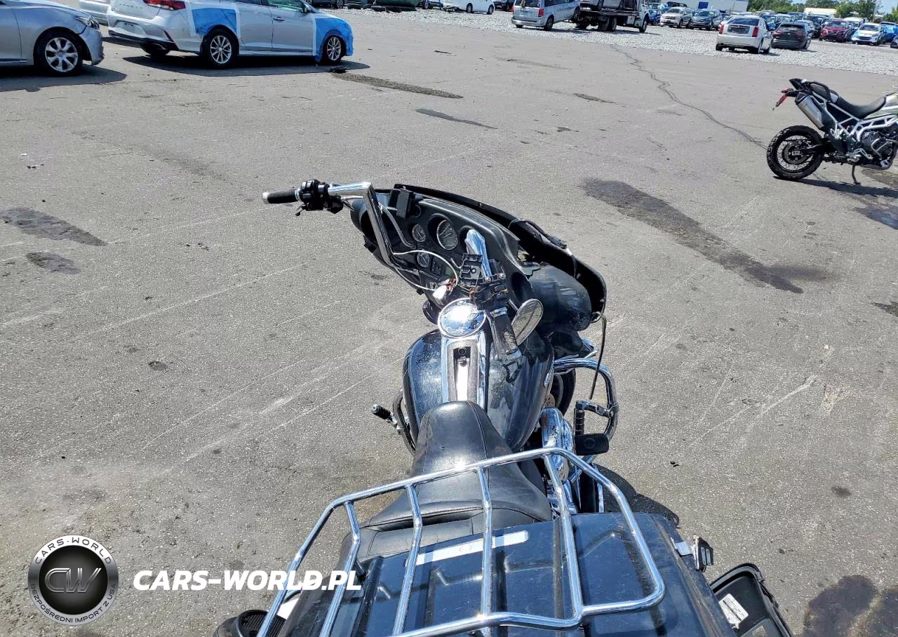2011 Harley-Davidson Flhtk VIN:1HD1KEM12BB644457 - 6