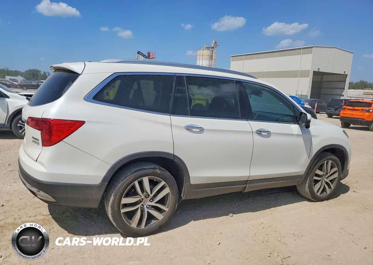2016 Honda Pilot Touring VIN:5FNYF6H97GB062059 - 3