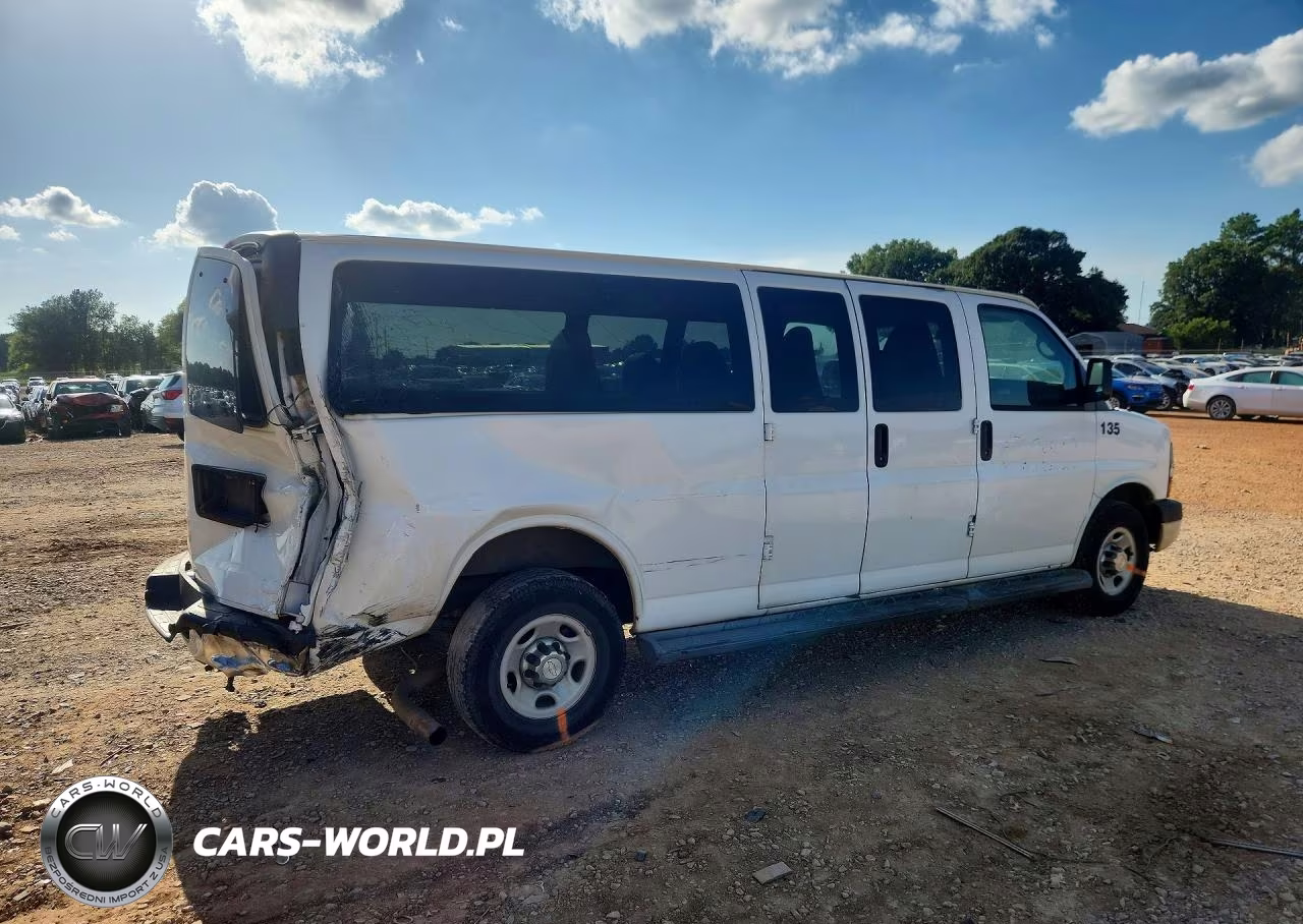 2015 Chevrolet Express G3500 Lt VIN:1GBZG1FF7F1232686 - 3