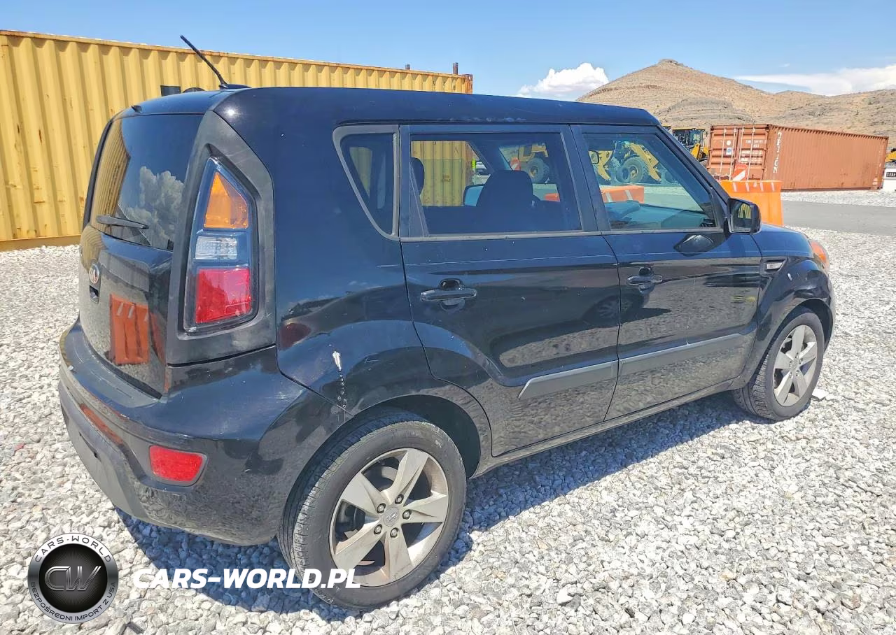 2013 Kia Soul Base VIN:KNDJT2A57D7613263 - 3