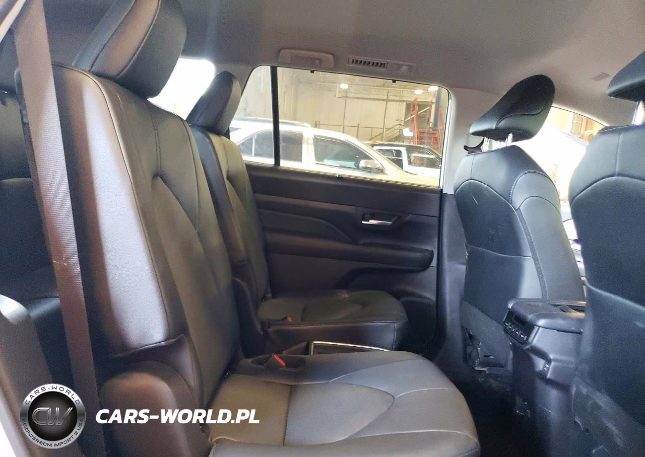 2025 Toyota Grand Highlander Hybrid Xle VIN:5TDACAB55SS051777 - 11