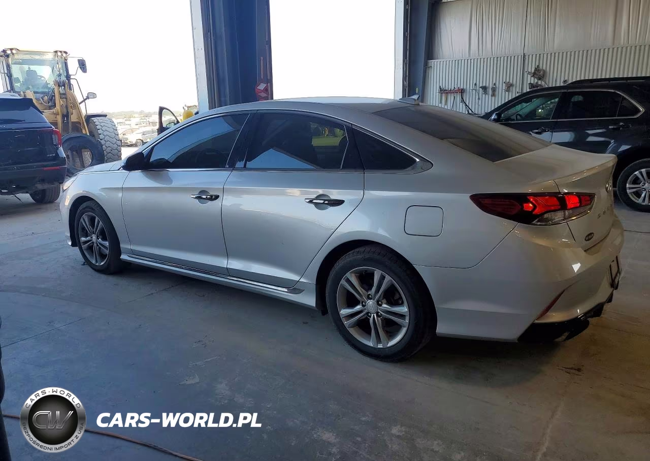 2018 Hyundai Sonata Sport+ VIN:5NPE34AF2JH712392 - 2