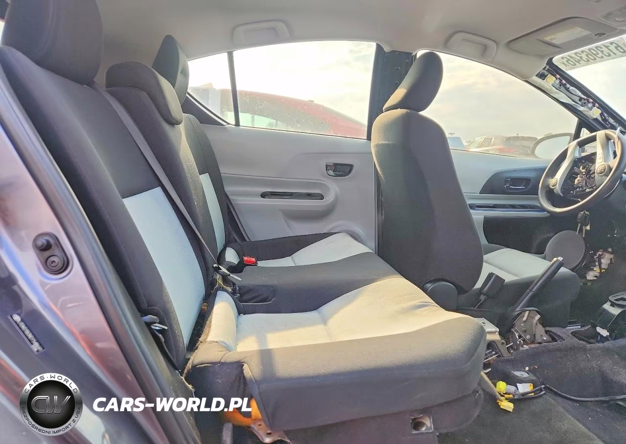 2013 Toyota Prius C Two VIN:JTDKDTB3XD1548691 - 10