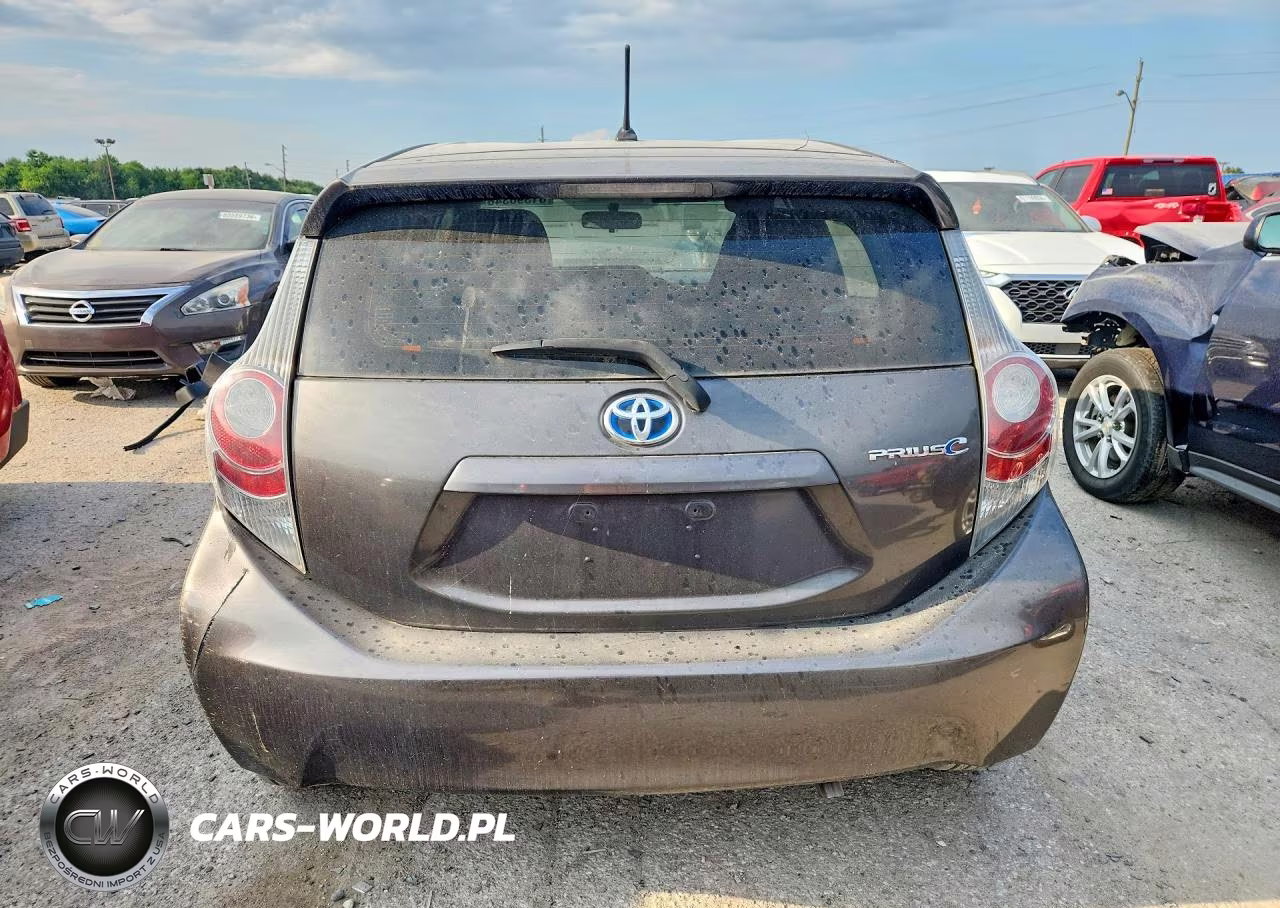 2013 Toyota Prius C Two VIN:JTDKDTB3XD1548691 - 6