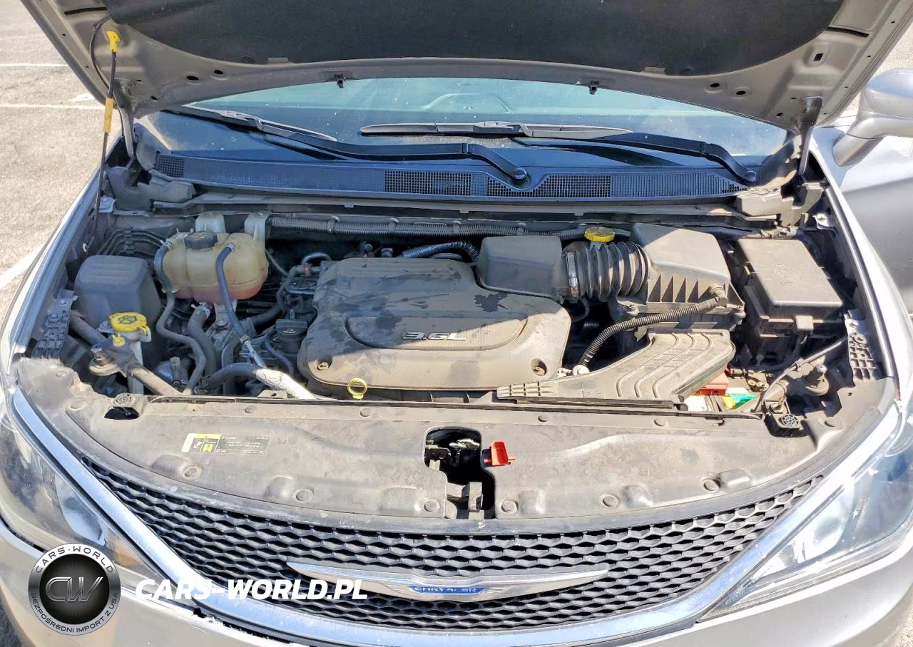 2018 Chrysler Pacifica Touring L VIN:2C4RC1BG2JR233691 - 12