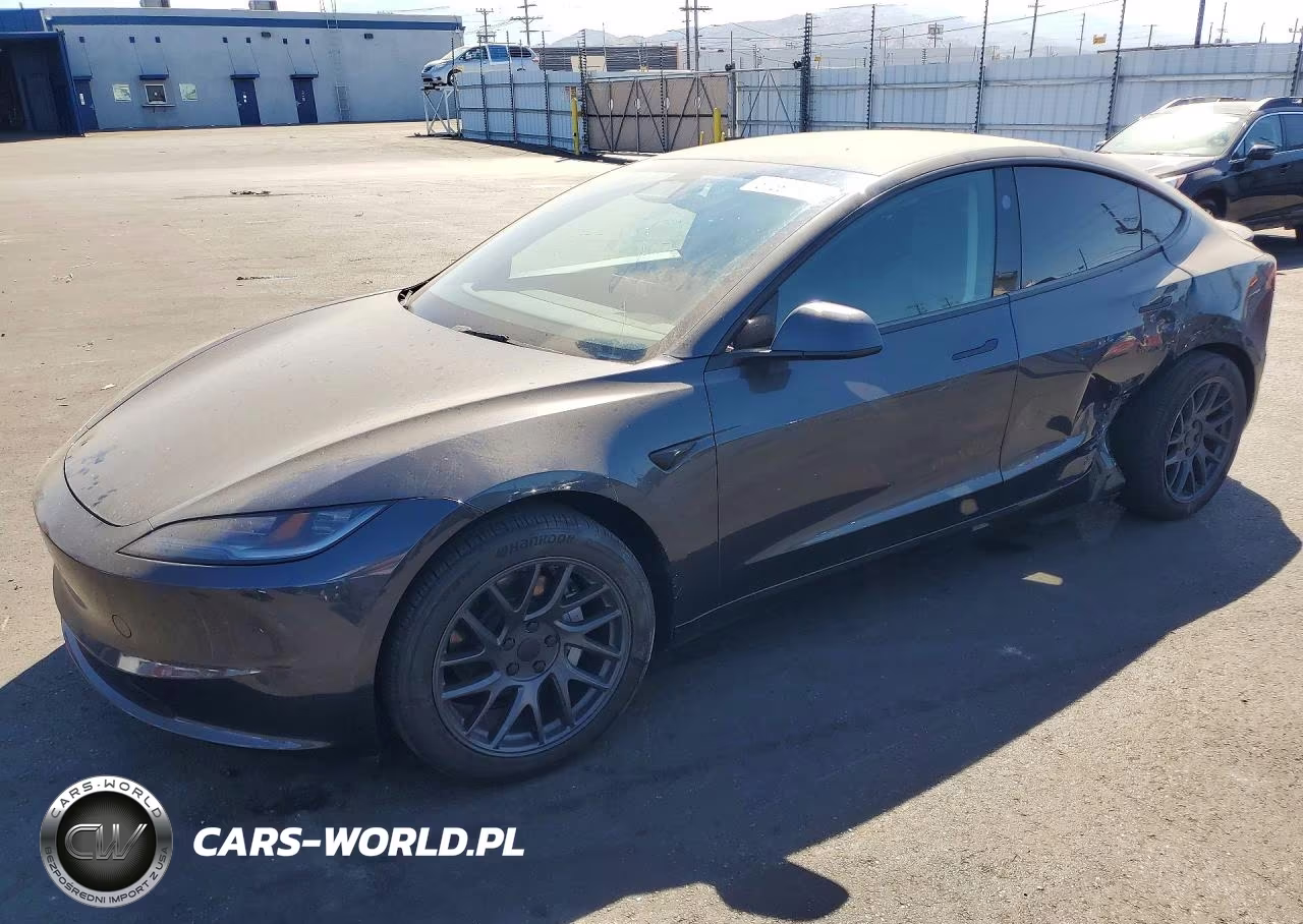 2025 Tesla Model 3 – zdjęcie 1 z 12