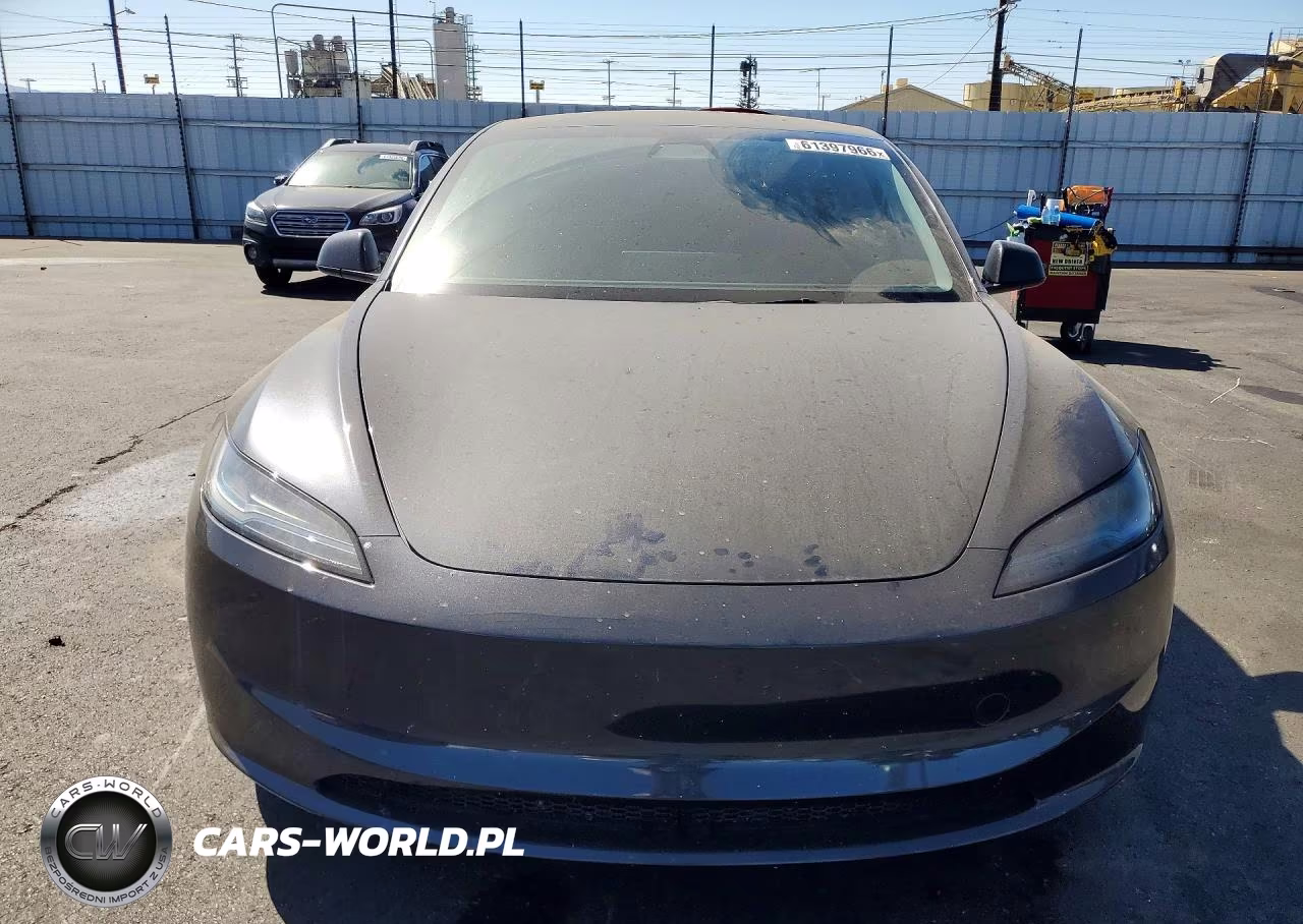 2025 Tesla Model 3 VIN:5YJ3E1EAXSF941952 - 5