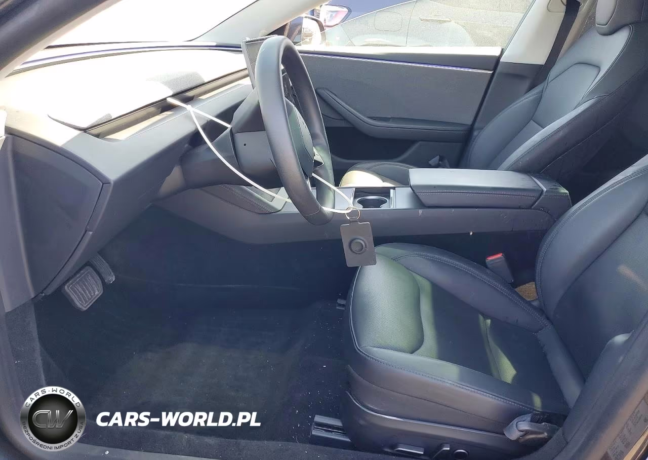 2025 Tesla Model 3 VIN:5YJ3E1EAXSF941952 - 7