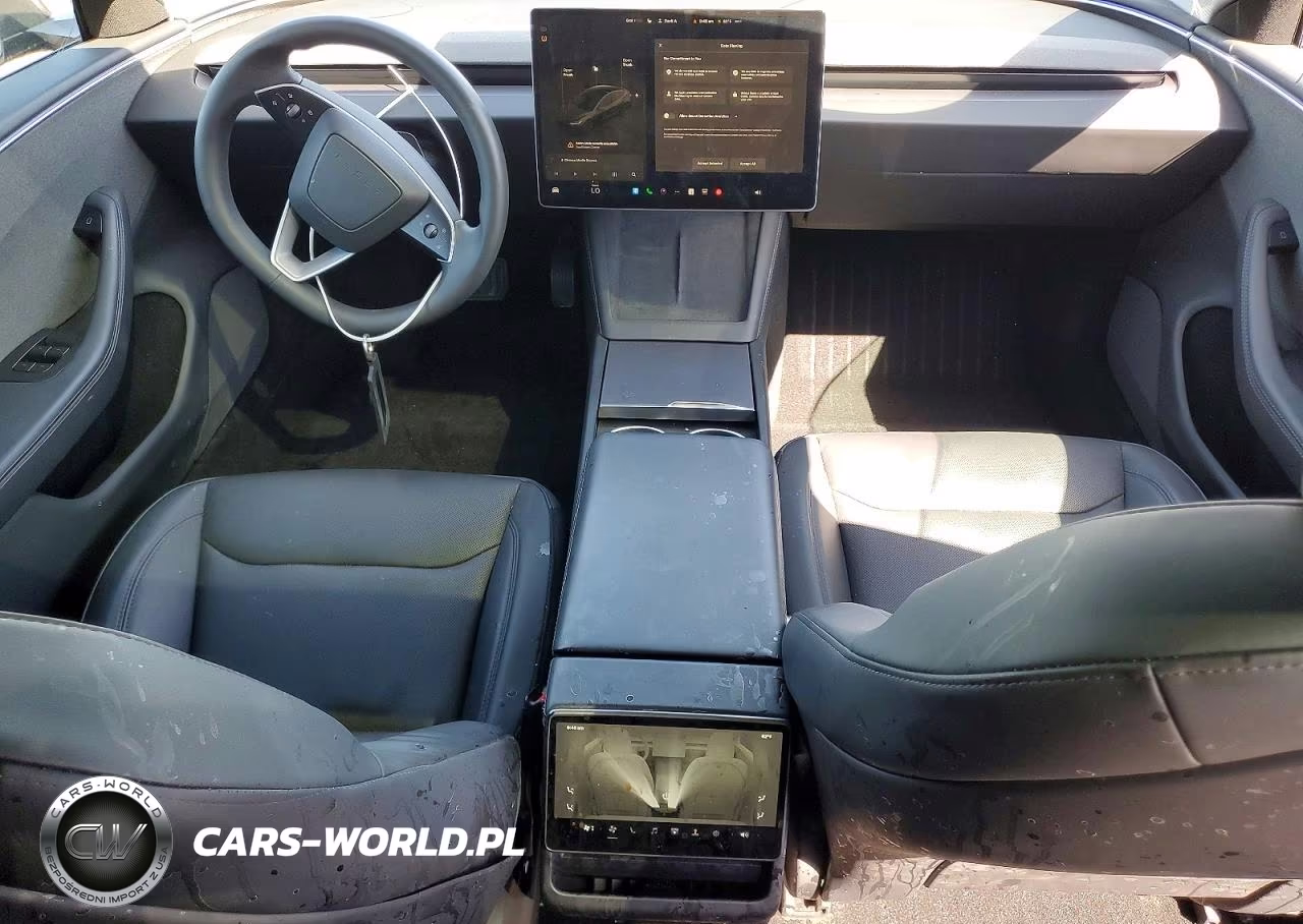 2025 Tesla Model 3 VIN:5YJ3E1EAXSF941952 - 8