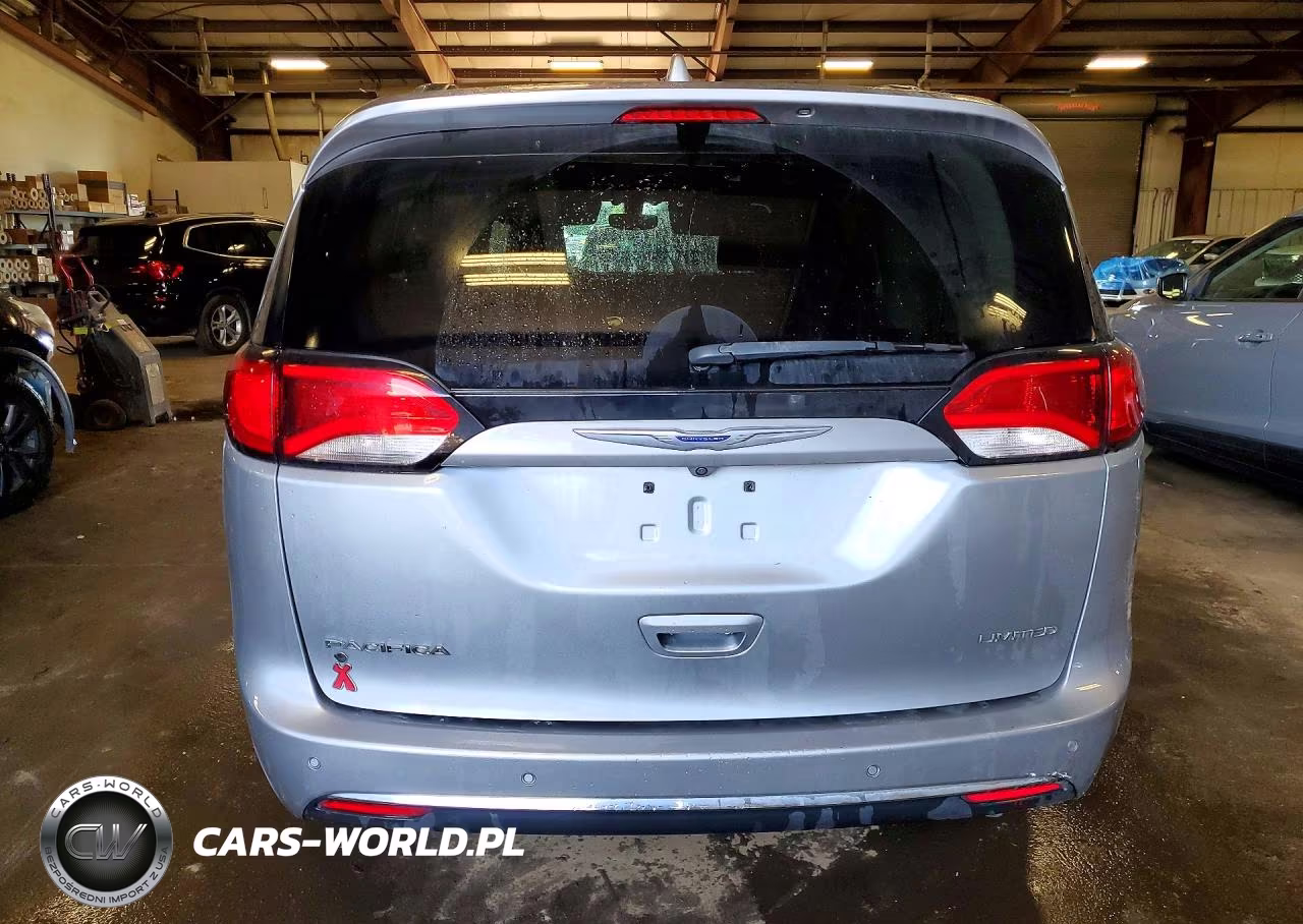 2020 Chrysler Pacifica Limited VIN:2C4RC1GG9LR235658 - 6