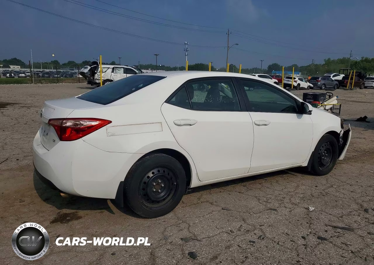 2017 Toyota Corolla Le VIN:2T1BURHE6HC754037 - 3