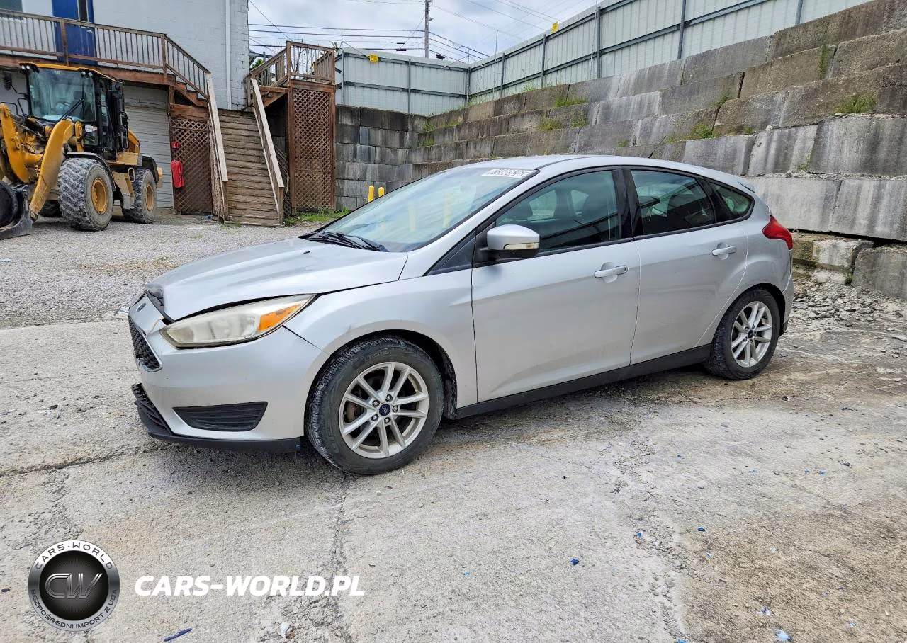 2016 Ford Focus Se VIN:1FADP3K20GL247546 - 1