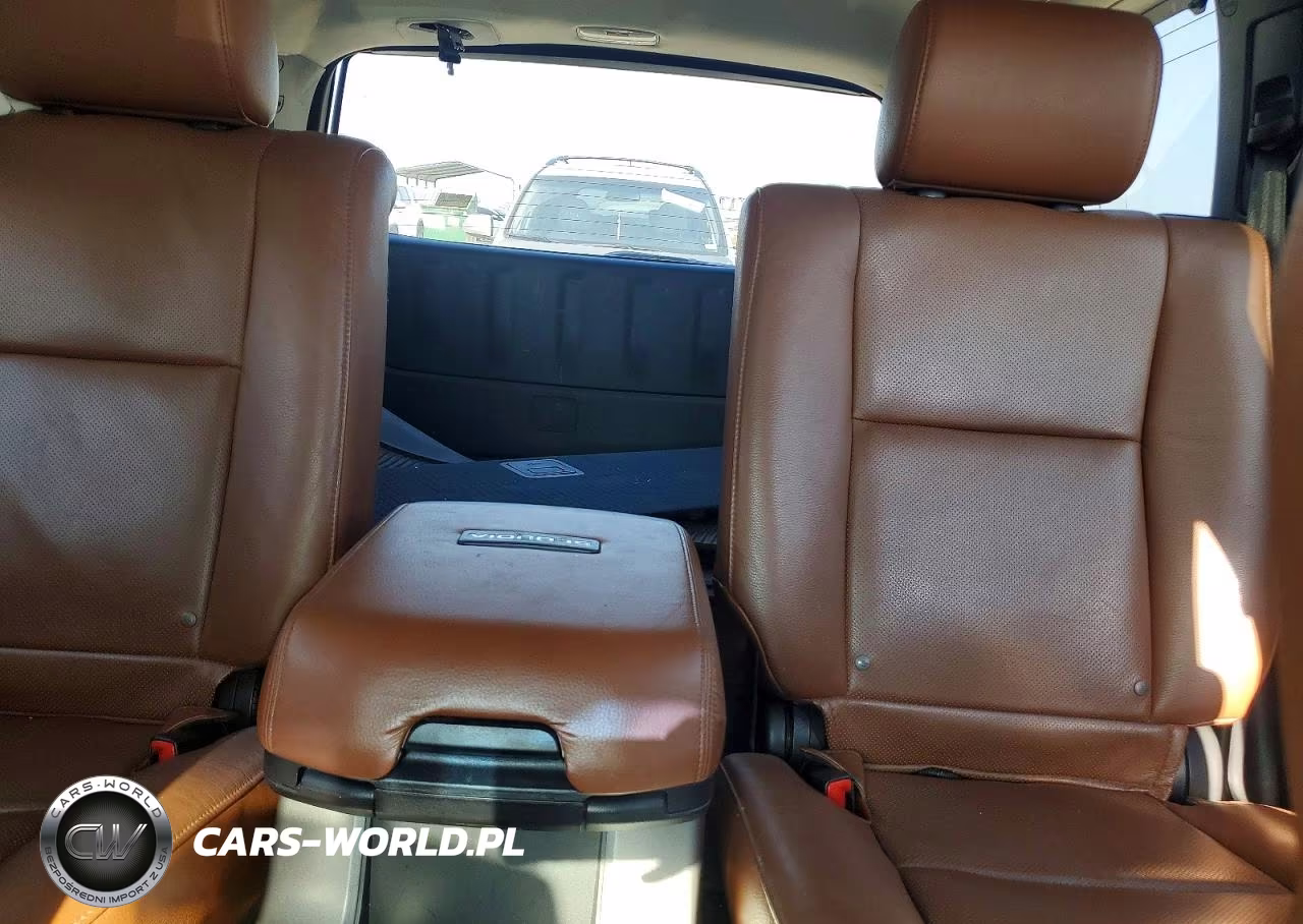 2016 Toyota Sequoia Platinum VIN:5TDDW5G17GS142638 - 10