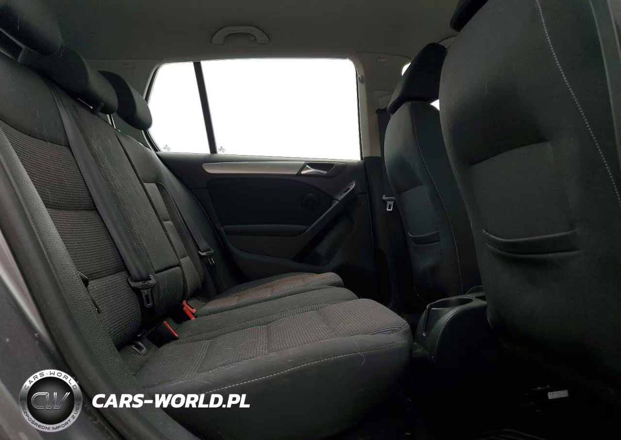 2010 Volkswagen Golf VIN:WVWDA7AJ1AW393116 - 10