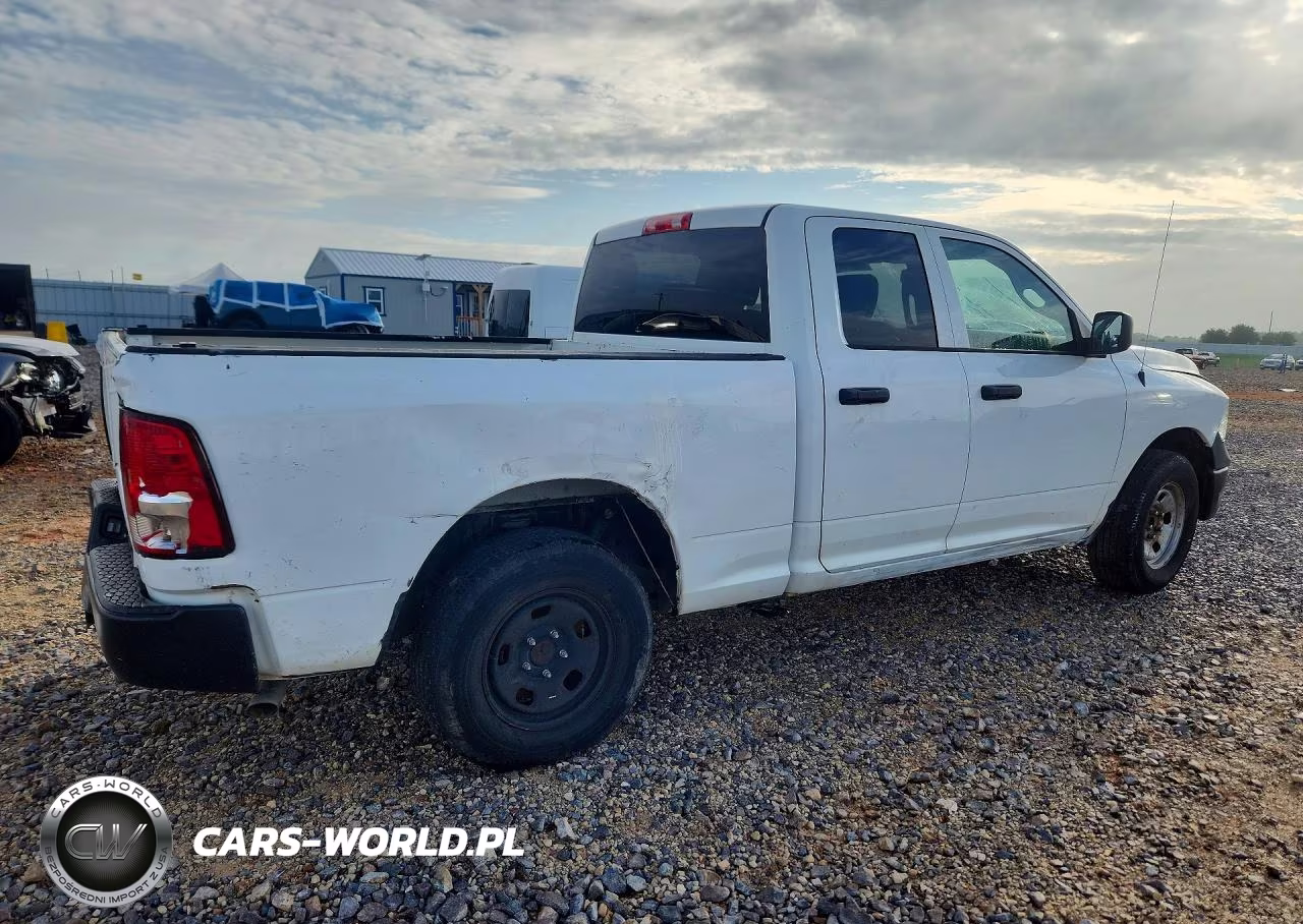2019 Ram 1500 Classic Tradesman VIN:1C6RR6FG7KS618211 - 3