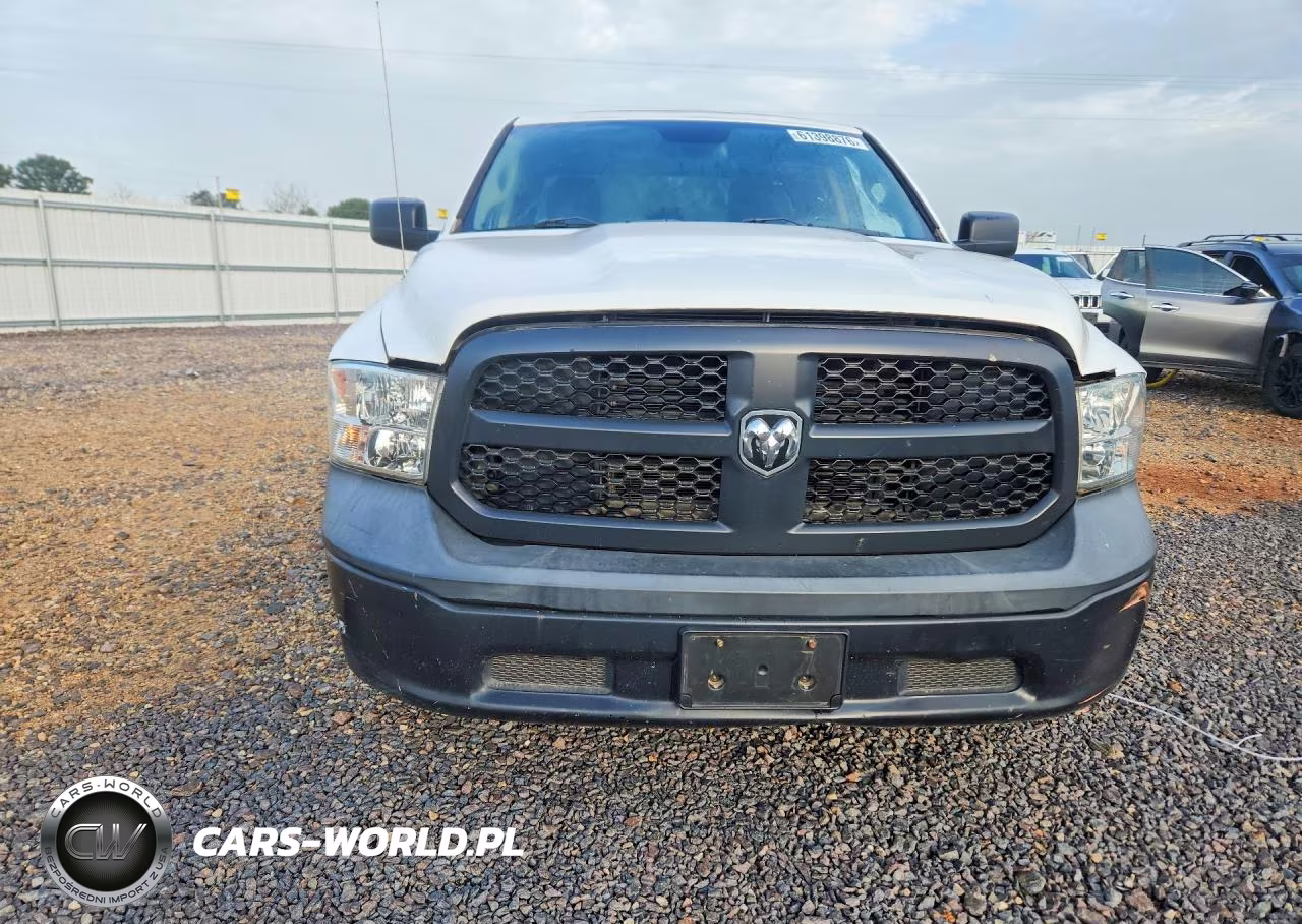 2019 Ram 1500 Classic Tradesman VIN:1C6RR6FG7KS618211 - 5