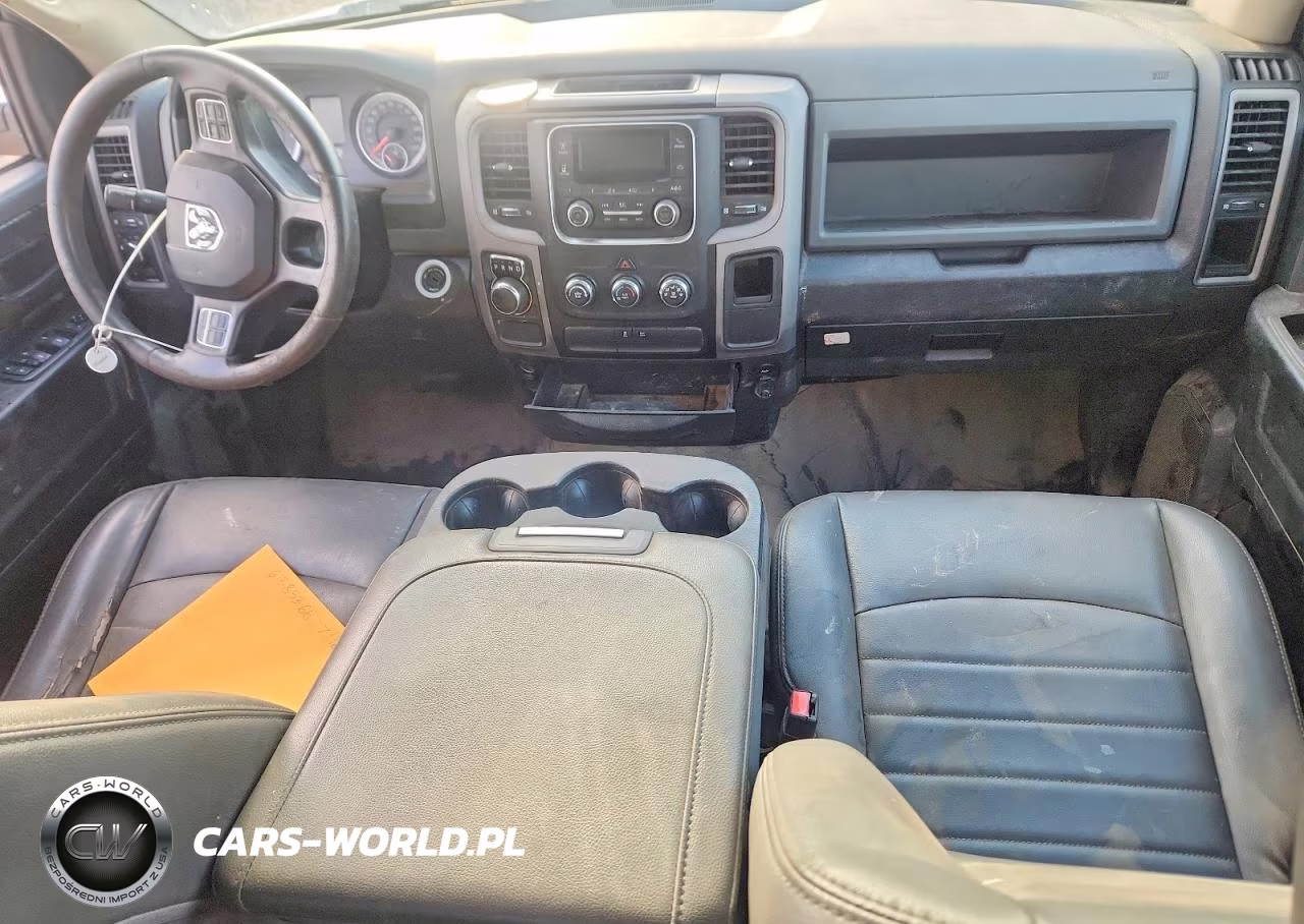 2019 Ram 1500 Classic Tradesman VIN:1C6RR6FG7KS618211 - 8