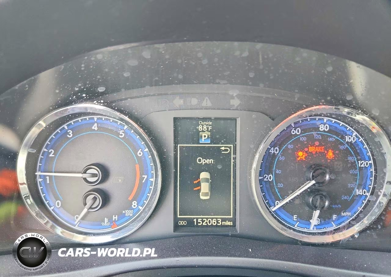 2018 Toyota Corolla Se VIN:5YFBURHE2JP770662 - 9