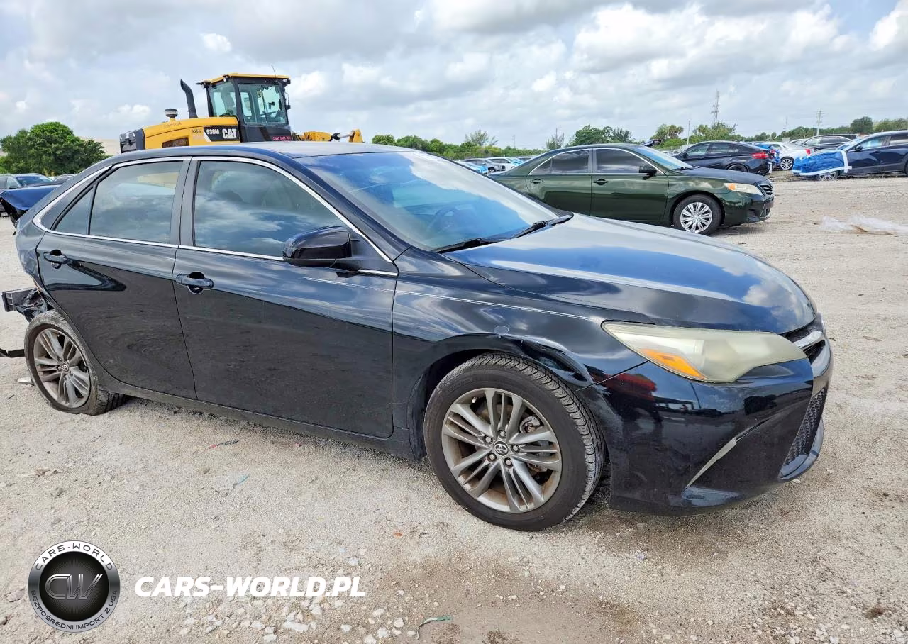 2015 Toyota Camry Se VIN:4T1BF1FK9FU004664 - 4