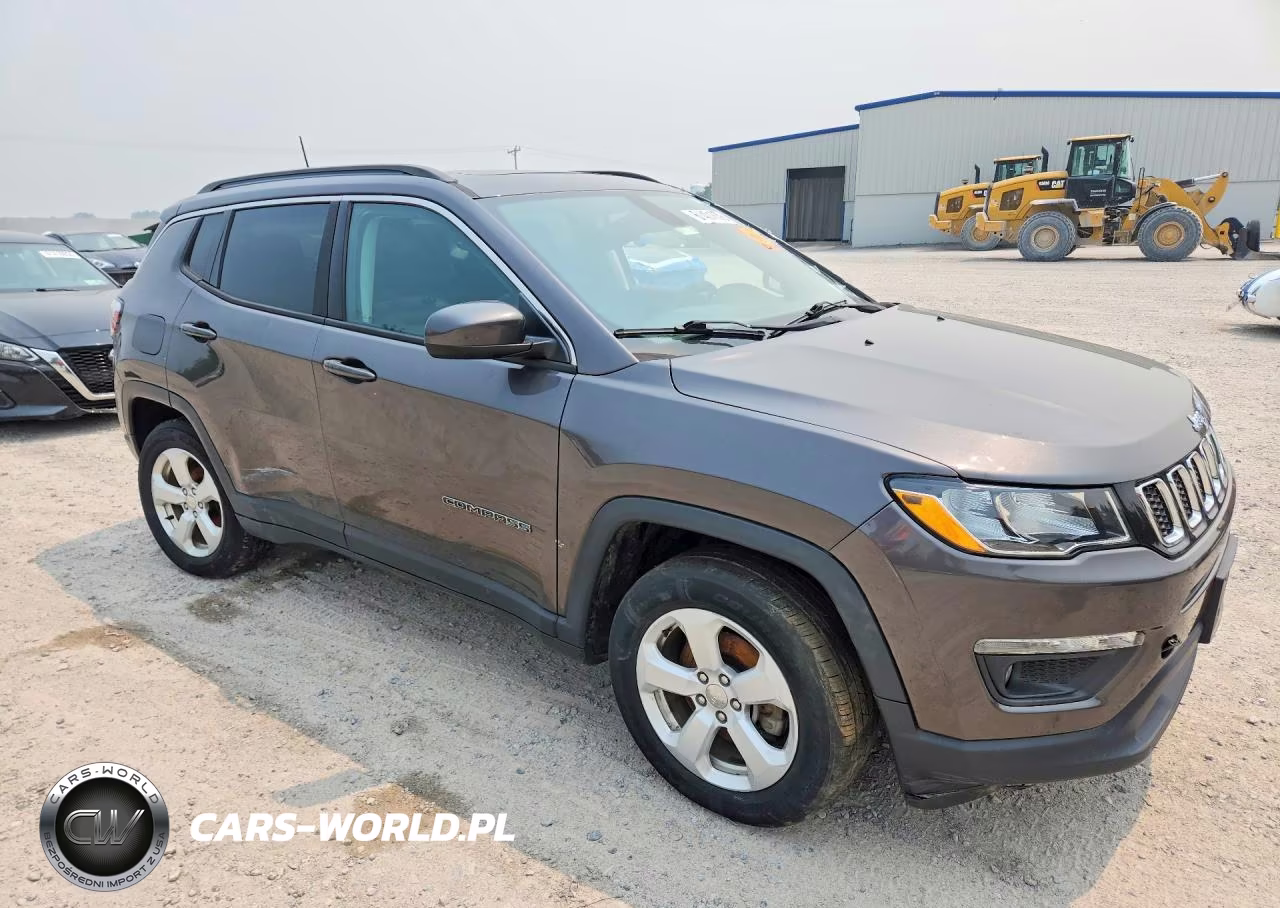 2018 Jeep Compass Latitude VIN:3C4NJDBB5JT179228 - 4