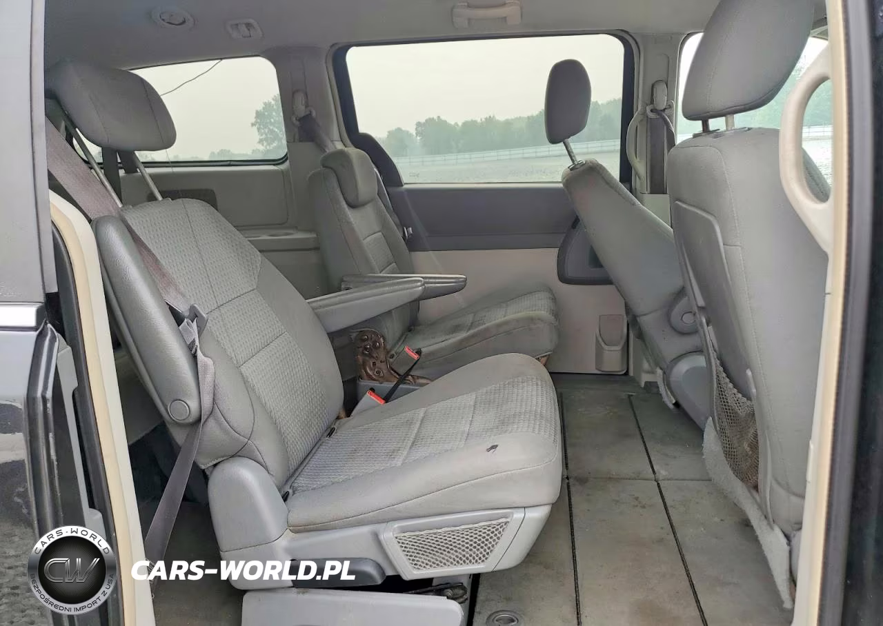 2010 Chrysler Town & Country Touring VIN:2A4RR5D13AR166429 - 11