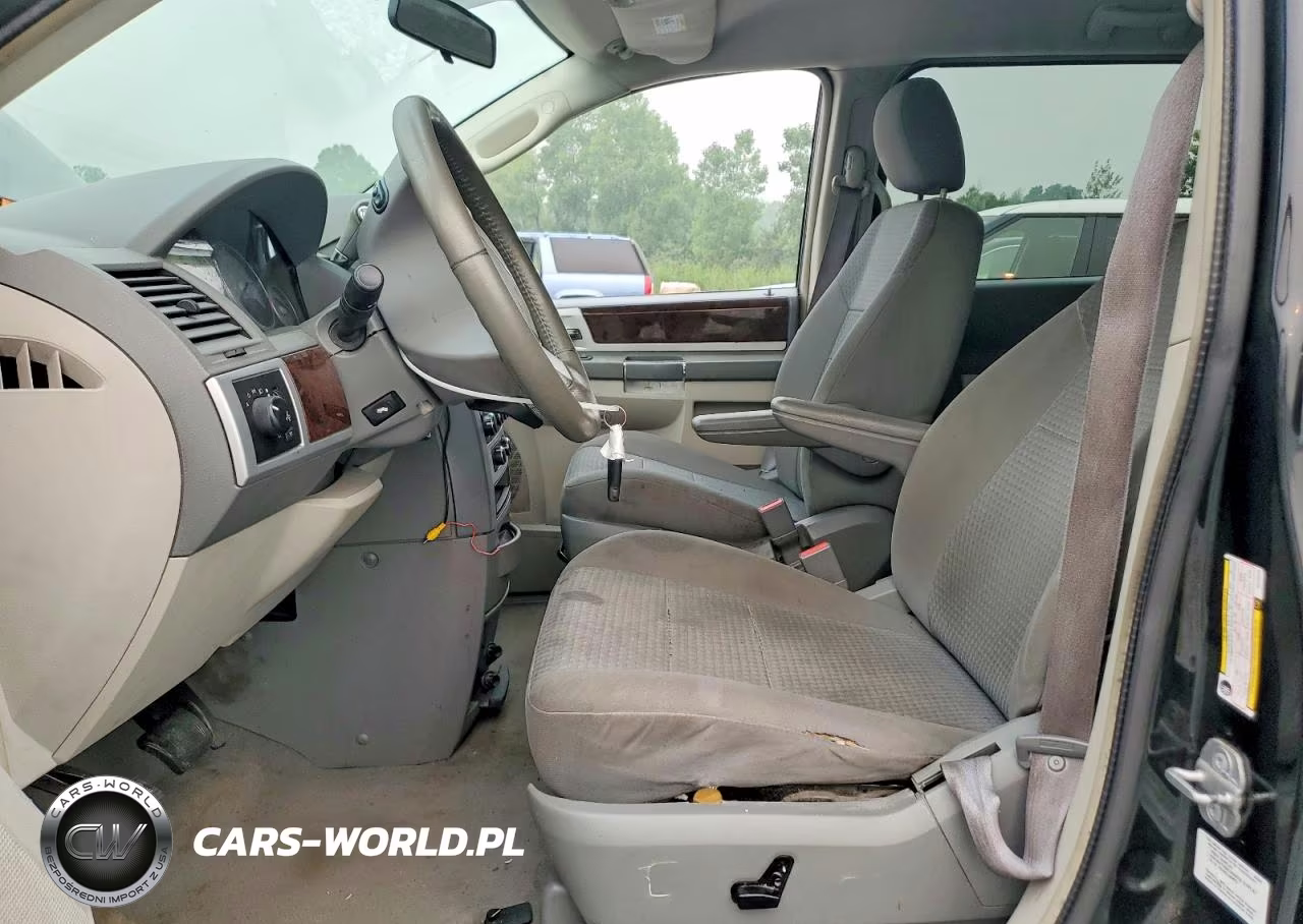 2010 Chrysler Town & Country Touring VIN:2A4RR5D13AR166429 - 7