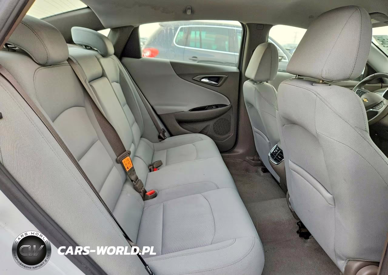2017 Chevrolet Malibu Lt VIN:1G1ZE5ST4HF181599 - 10