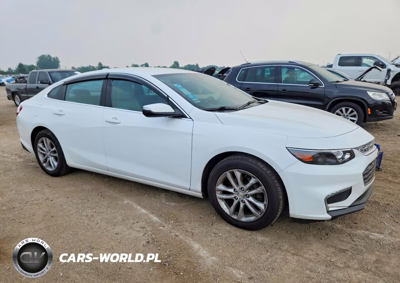 2017 Chevrolet Malibu Lt VIN:1G1ZE5ST4HF181599 - 4