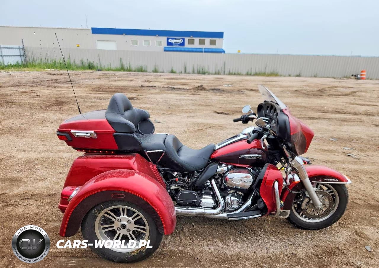 2018 Harley-Davidson Flhtcutg Tri Glide Ultra – zdjęcie 1 z 9