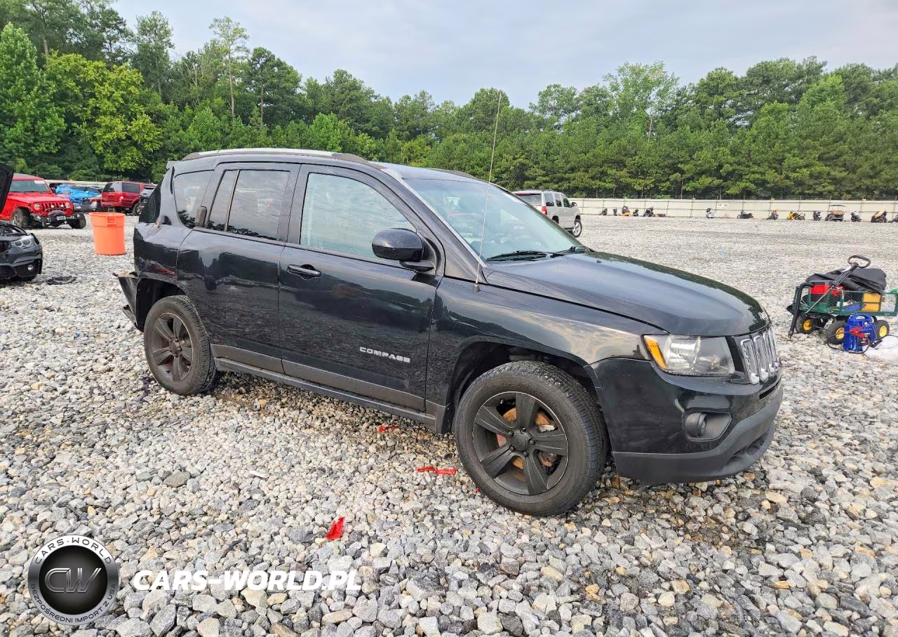 2016 Jeep Compass Latitude VIN:1C4NJDEB9GD617145 - 4