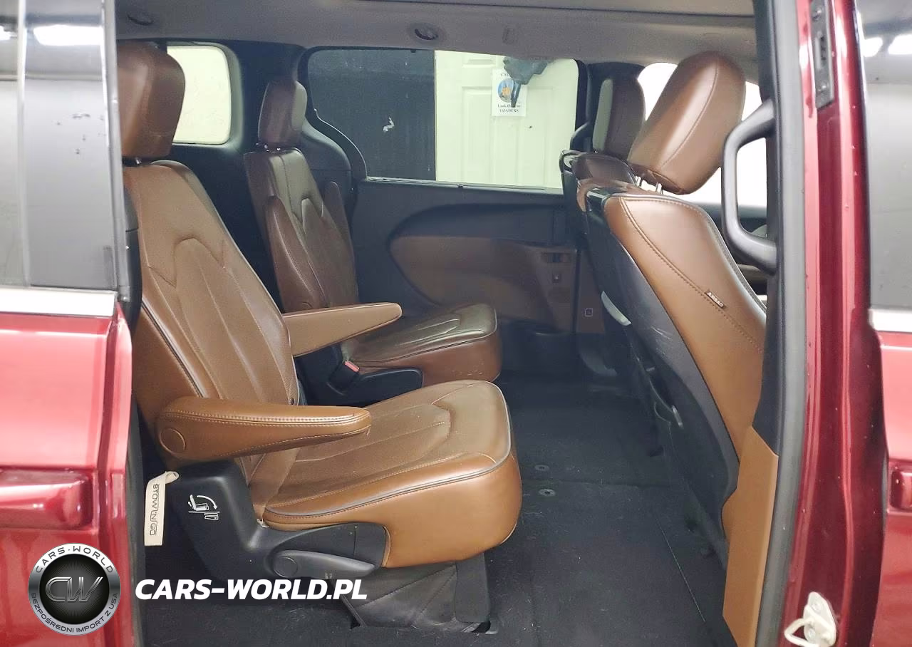 2018 Chrysler Pacifica Limited VIN:2C4RC1GG3JR143183 - 11
