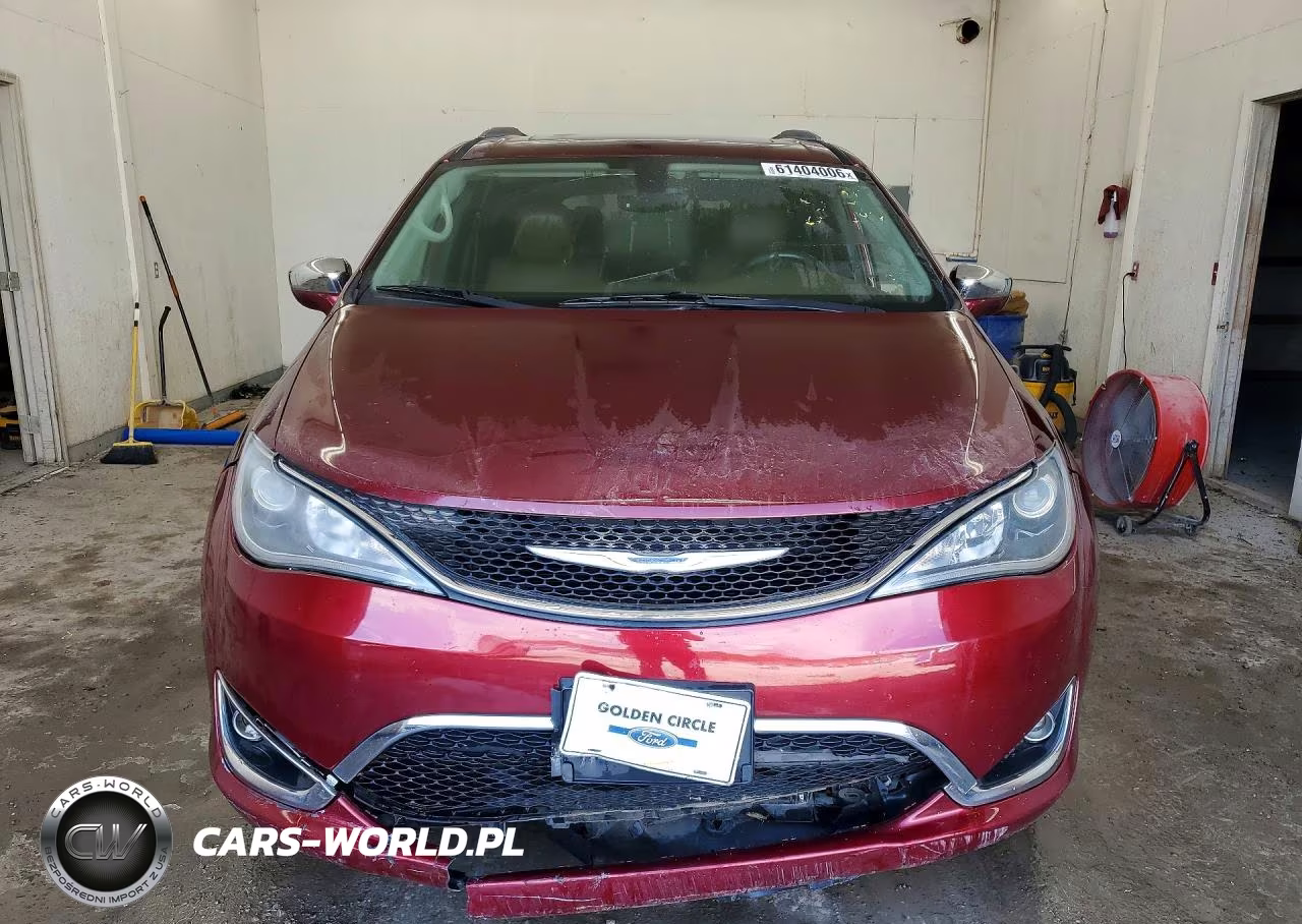 2018 Chrysler Pacifica Limited VIN:2C4RC1GG3JR143183 - 5