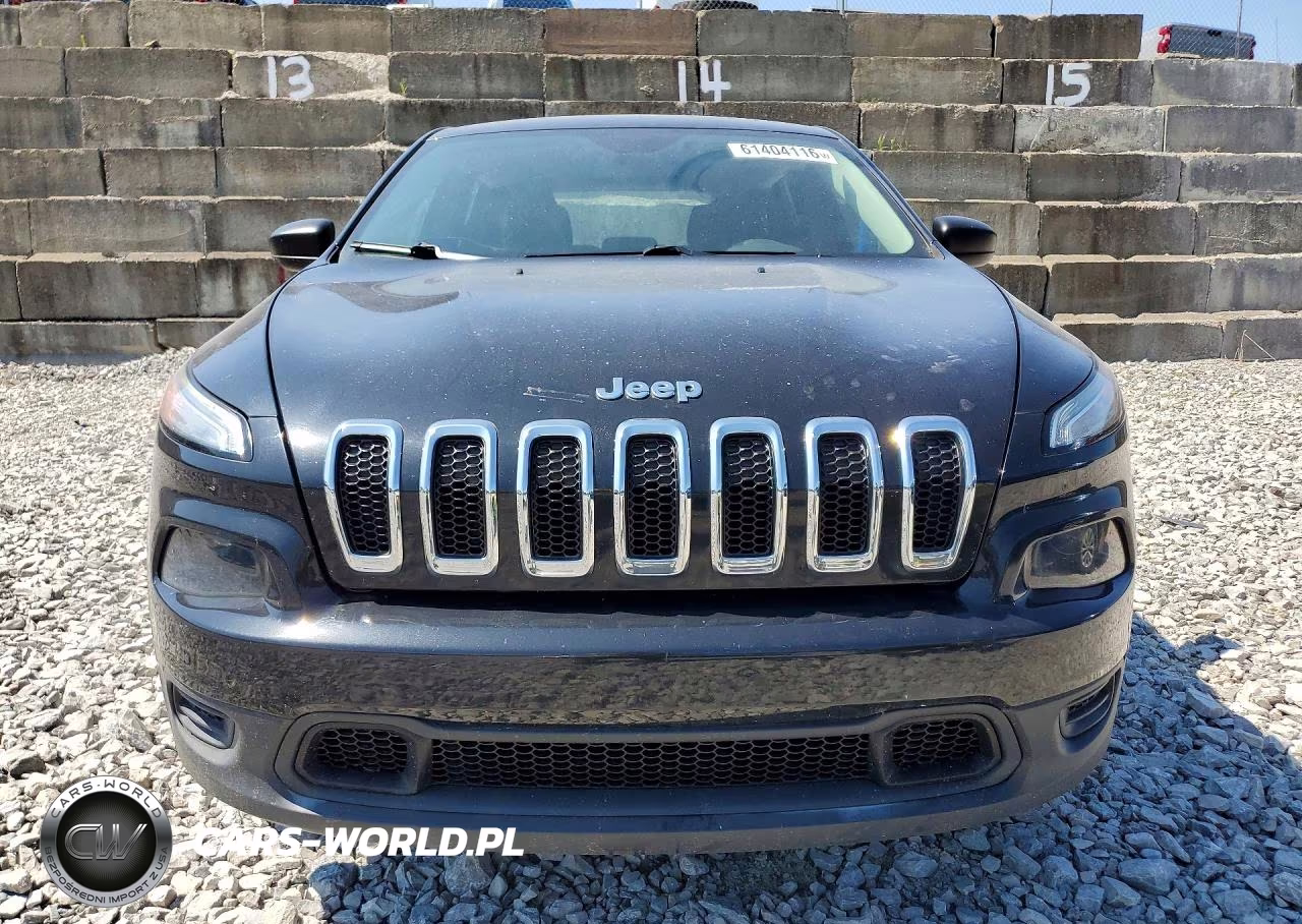 2015 Jeep Cherokee Sport VIN:1C4PJMABXFW595075 - 5