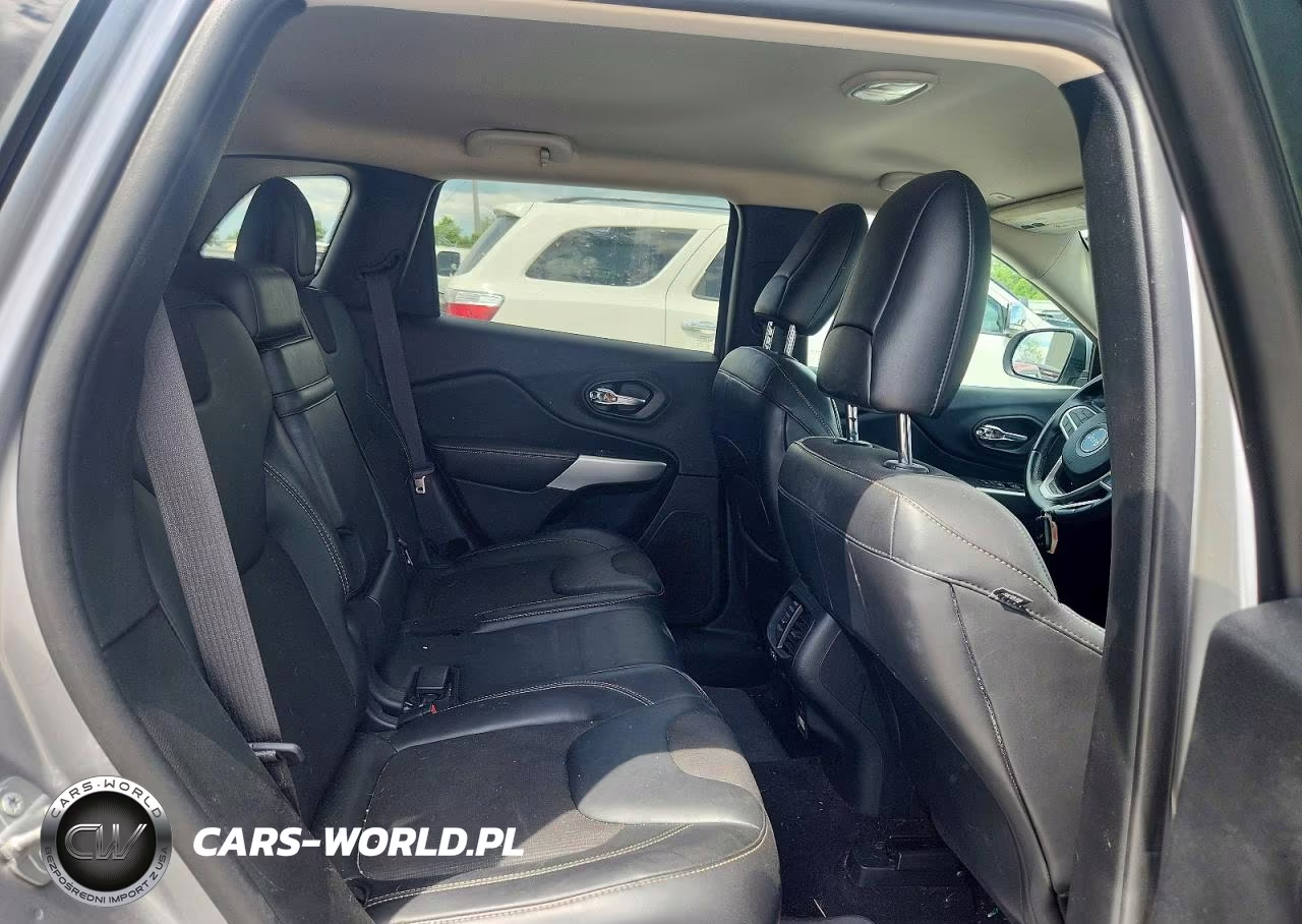 2018 Jeep Cherokee Latitude Plus VIN:1C4PJMLB6JD546148 - 10