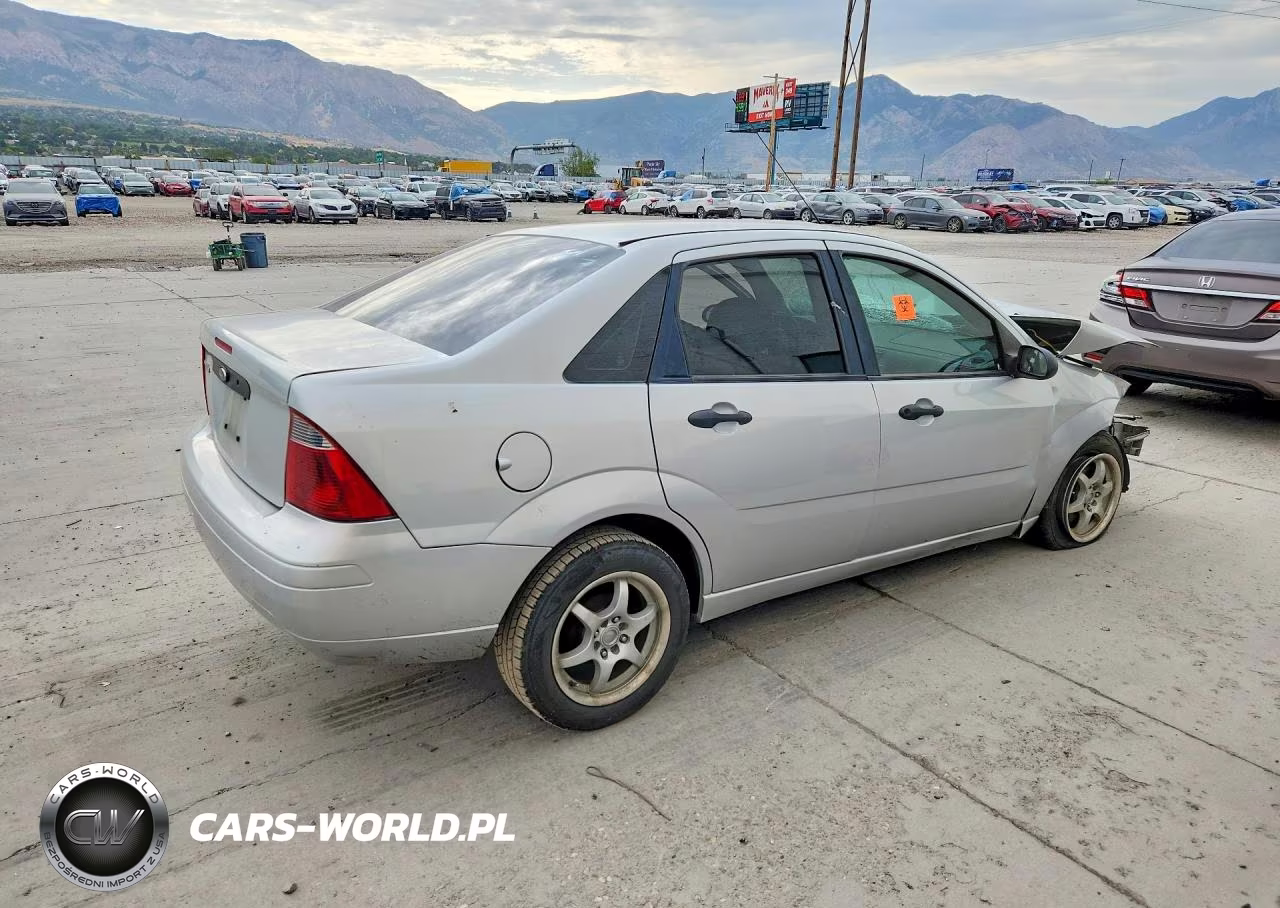 2007 Ford Focus Zx4 VIN:1FAFP34N97W179827 - 3