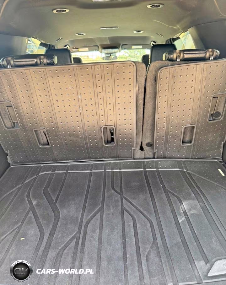 2023 Chevrolet Suburban 4Wd Ls VIN:1GNSKBKD0PR149617 - 14