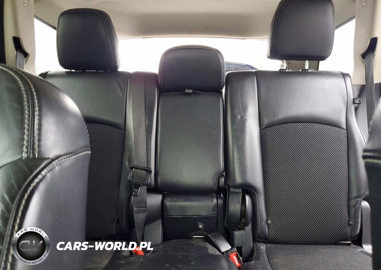 2018 Dodge Journey Crossroad VIN:3C4PDDGG0JT374867 - 10