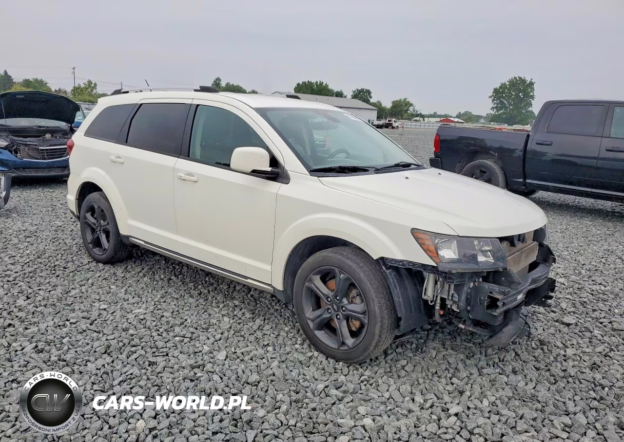 2018 Dodge Journey Crossroad VIN:3C4PDDGG0JT374867 - 4