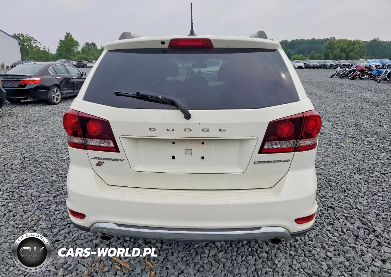 2018 Dodge Journey Crossroad VIN:3C4PDDGG0JT374867 - 6
