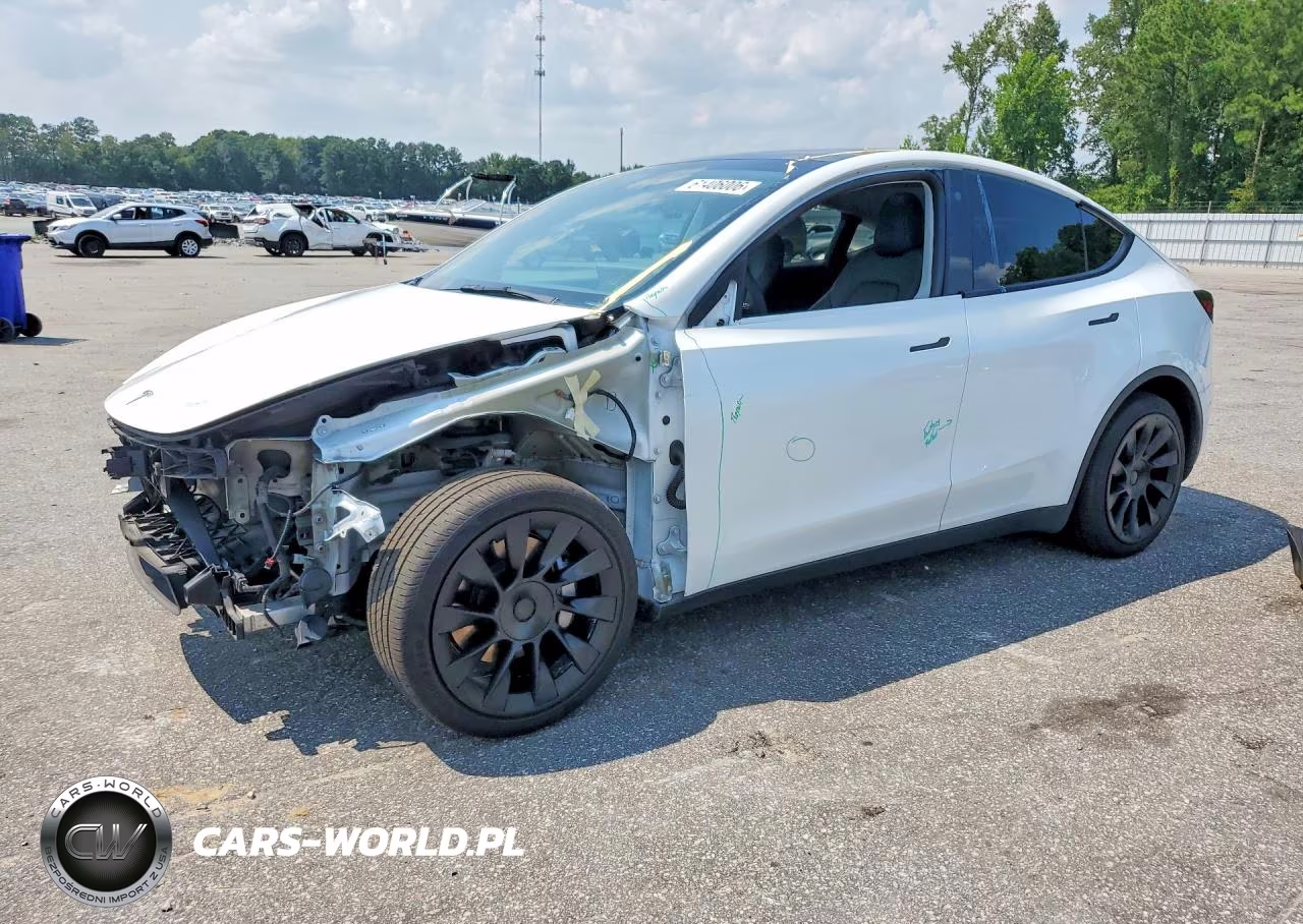 2021 Tesla Model Y VIN:5YJYGAEE0MF280597 - 1