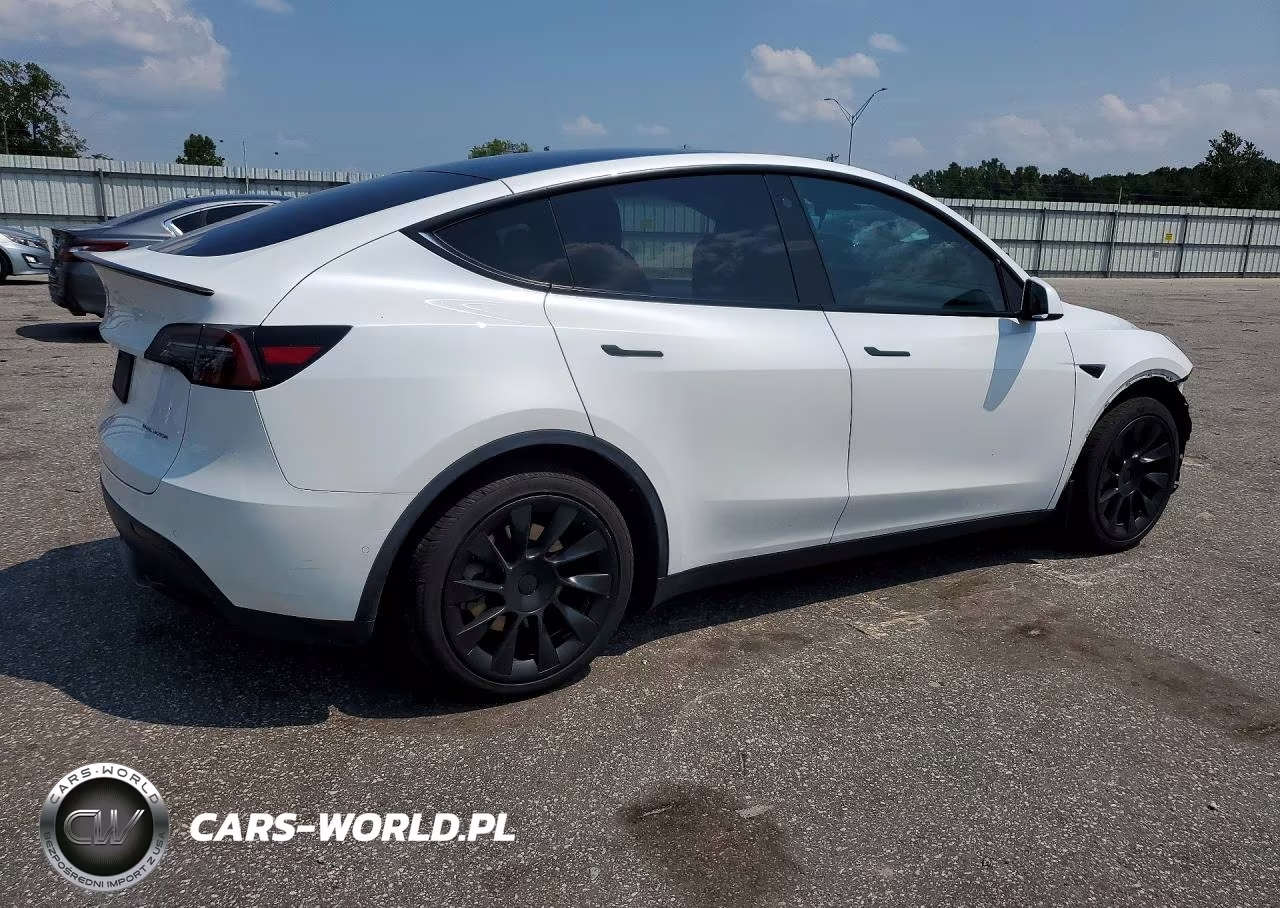 2021 Tesla Model Y VIN:5YJYGAEE0MF280597 - 3