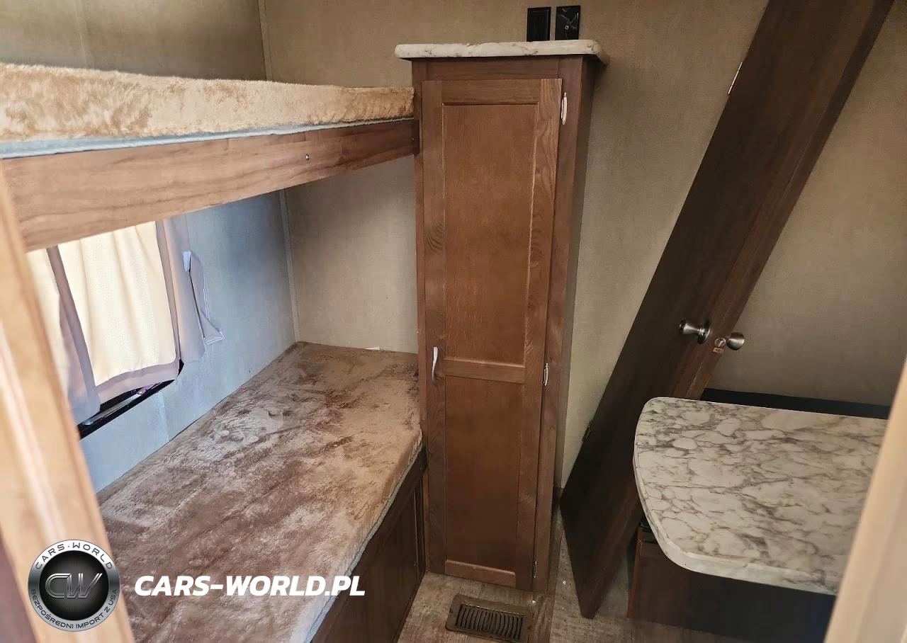 2018 Gulf Stream Kingsport Camper VIN:1NL1G4020J1130097 - 5