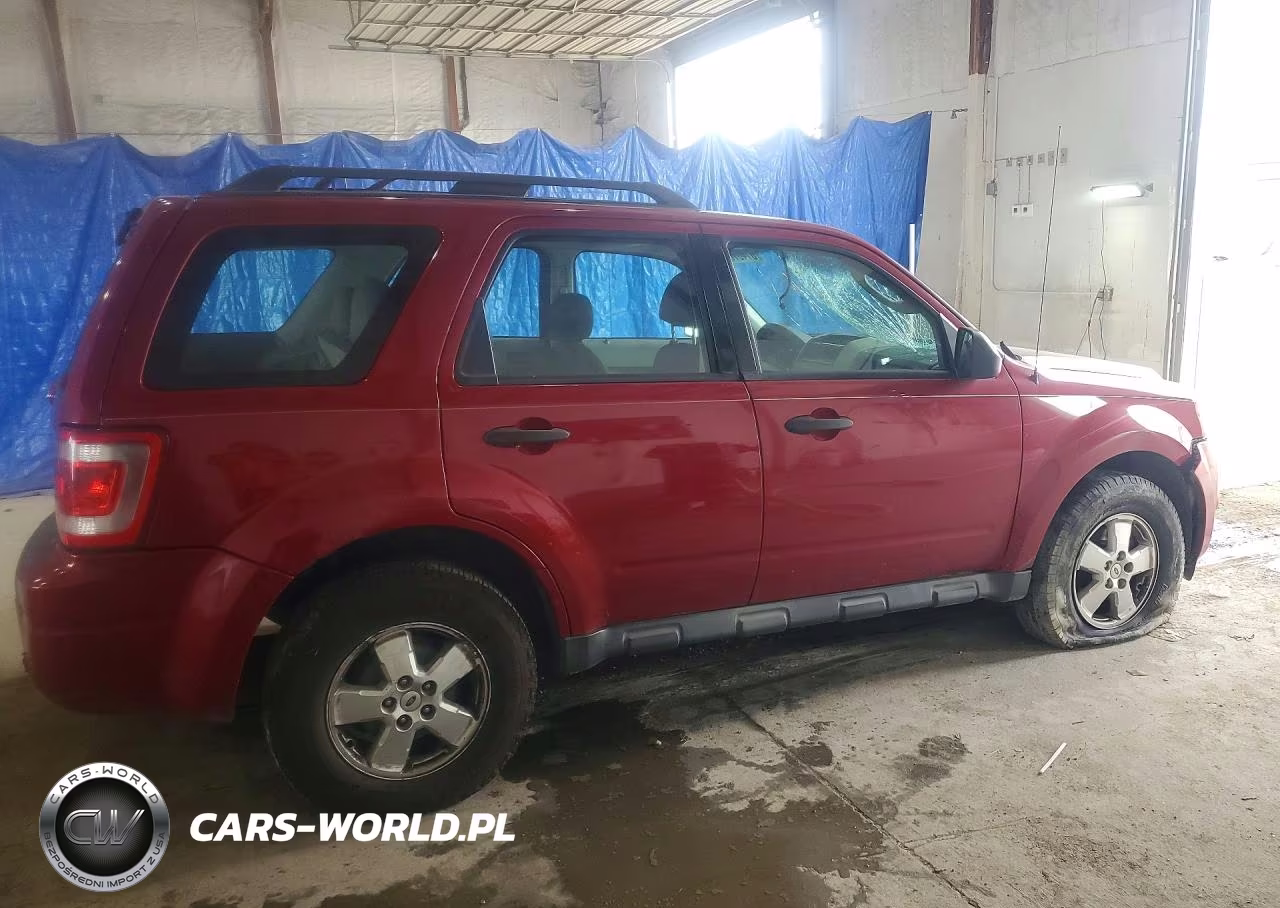 2010 Ford Escape Xls VIN:1FMCU0C72AKA71499 - 3
