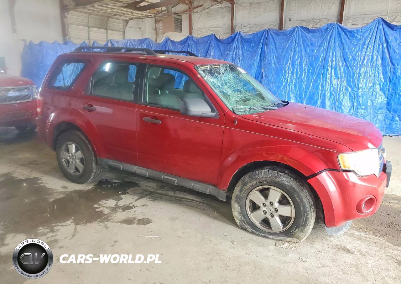 2010 Ford Escape Xls VIN:1FMCU0C72AKA71499 - 4
