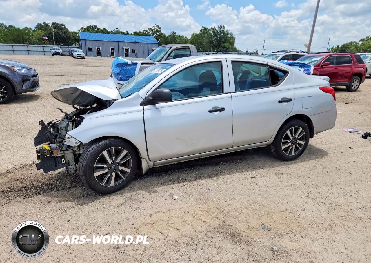 2015 Nissan Versa 1.6 S Plus