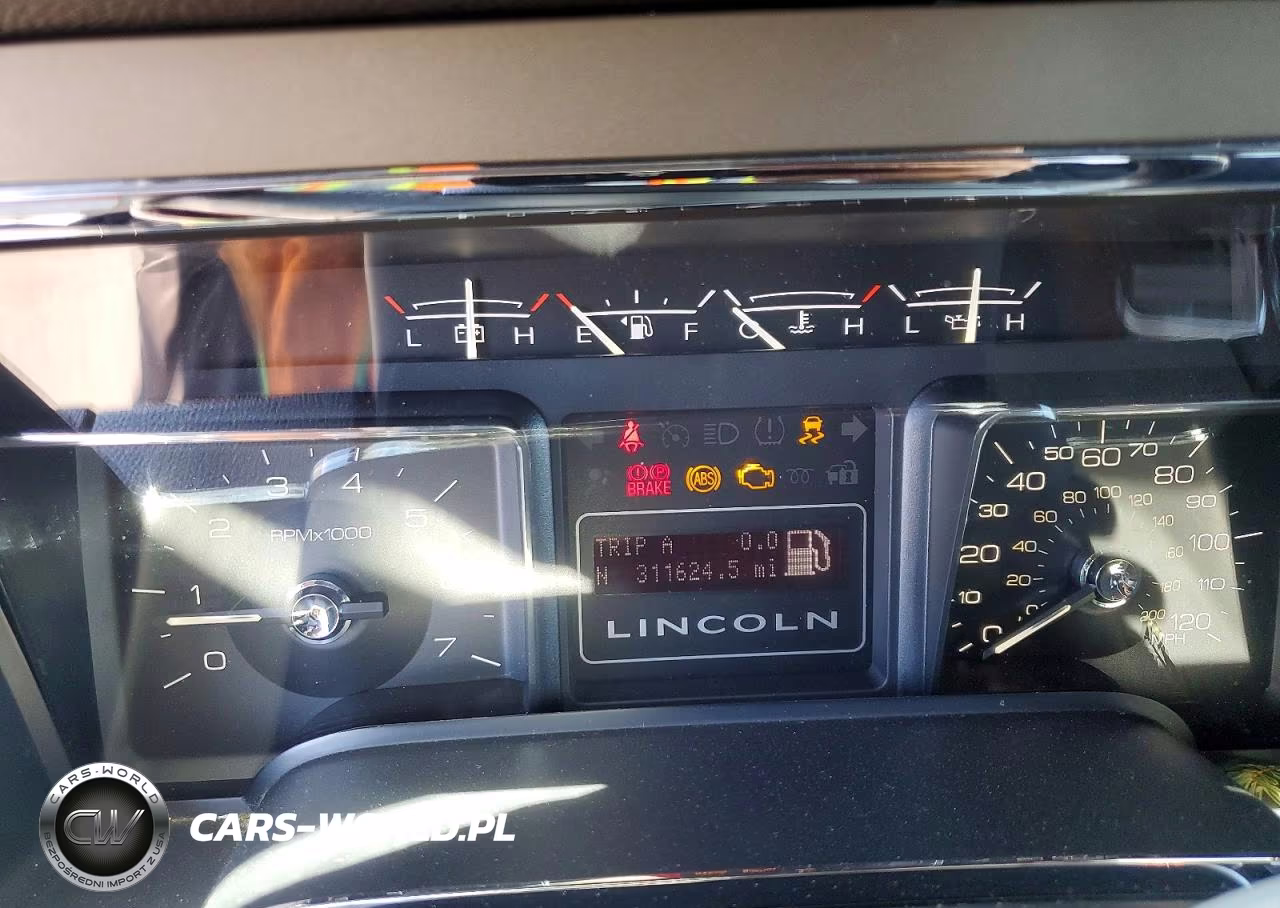 2011 Lincoln Navigator L VIN:5LMJJ3J57BEJ00432 - 9