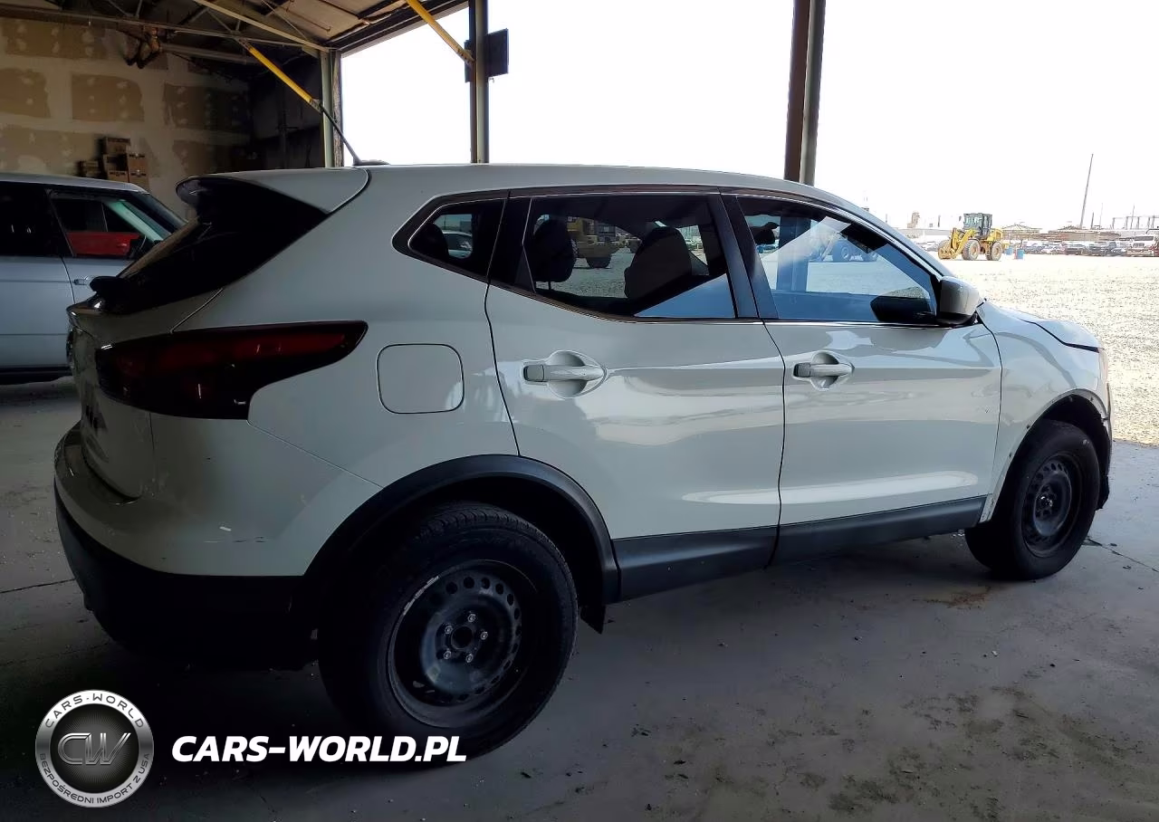 2018 Nissan Rogue Sport S VIN:JN1BJ1CP6JW157229 - 3