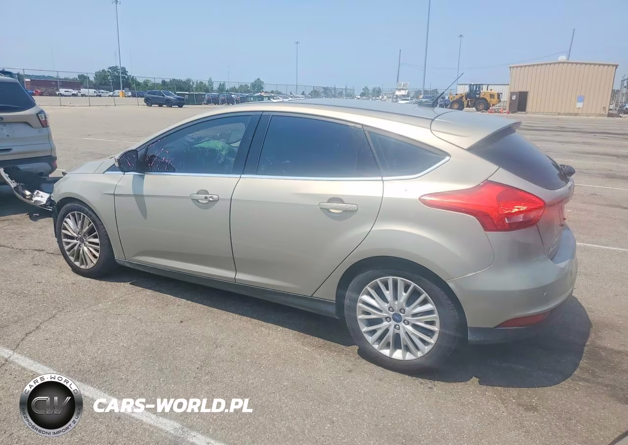 2016 Ford Focus Titanium VIN:1FADP3N27GL302909 - 2