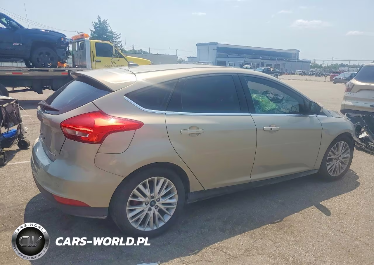 2016 Ford Focus Titanium VIN:1FADP3N27GL302909 - 3