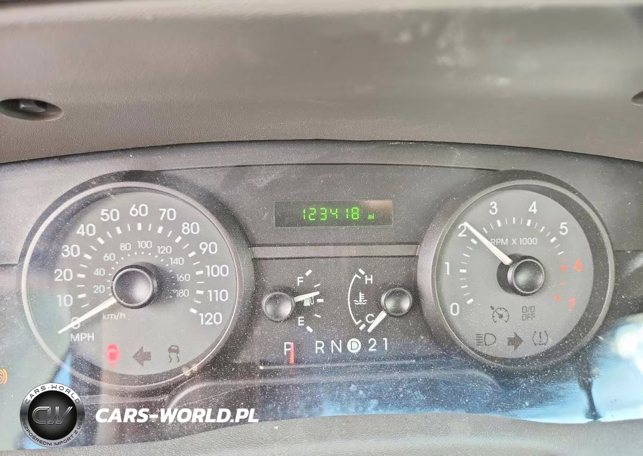 2008 Mercury Grand Marquis Gs VIN:2MEFM74V58X663170 - 9